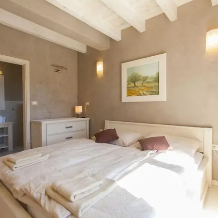 Bianca Villa Pula
