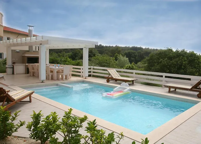 Bianca Villa Pula